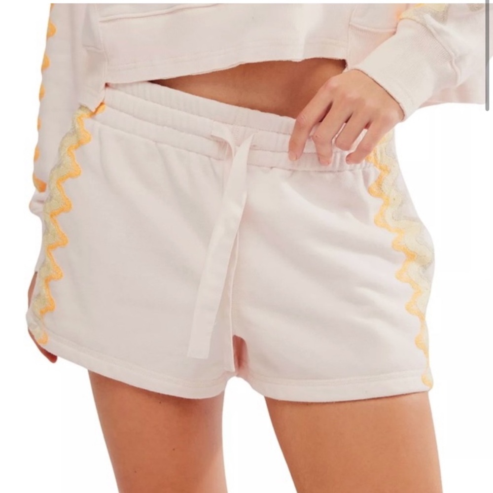 NWOT FP Movement Feeling Wavy Shorts, Bleached Clay Combo, Sz L
